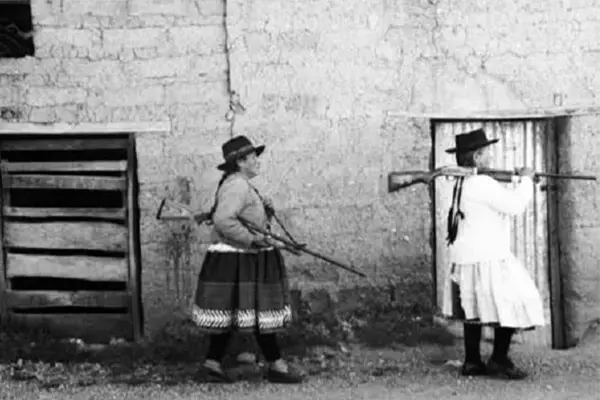Ronderas peruanas, unidades de autodefensa campesinas nacidas en la década de los setenta.